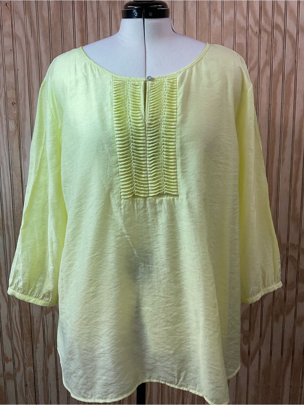 Chico's Pale Yellow Pleated Front Tunic